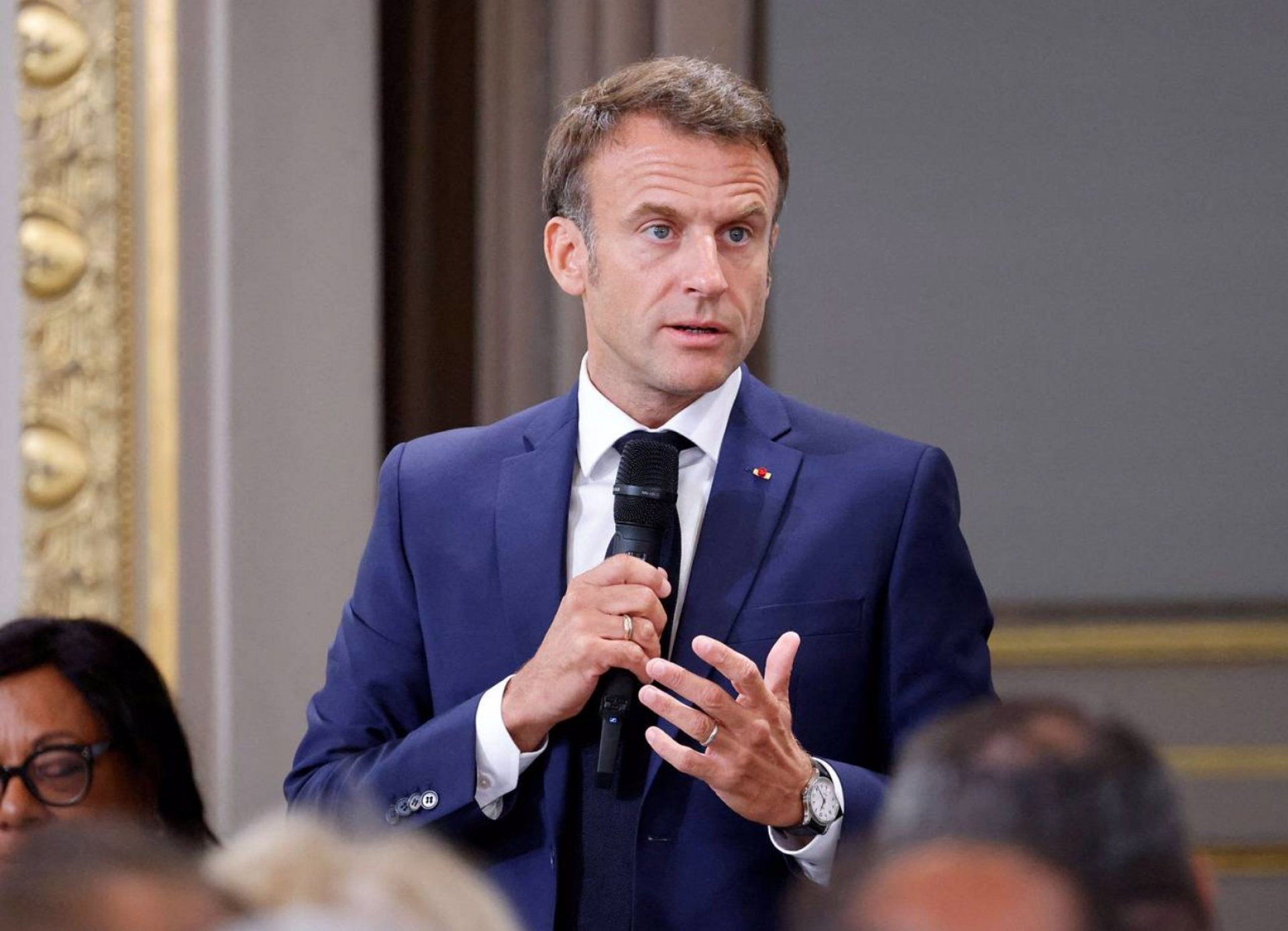 Macron propuso reformar la Constitución