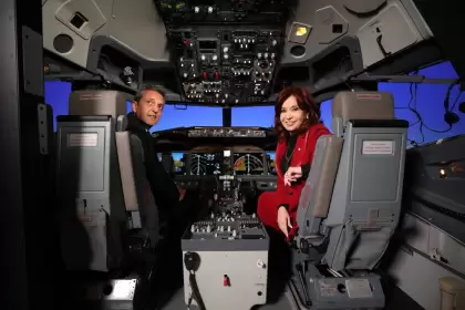 Cristina Kirchner y Sergio Massa comparten un acto por los 15 aos de la reestatizacin de Aerolneas Argentinas