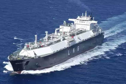 ¿Giro en la diplomacia? El Gobierno bloqueó el ingreso de un barco con GNL ruso