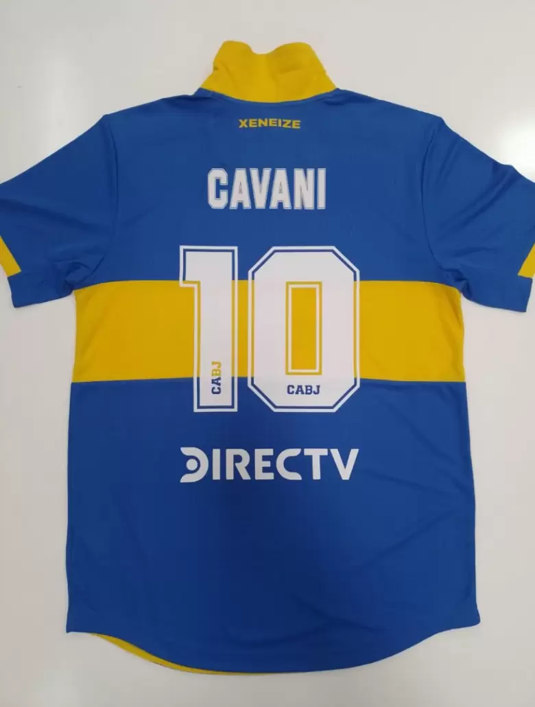 Cavani usará la camiseta número 10 que dejó vacante el mediocampista paraguayo Oscar Romero