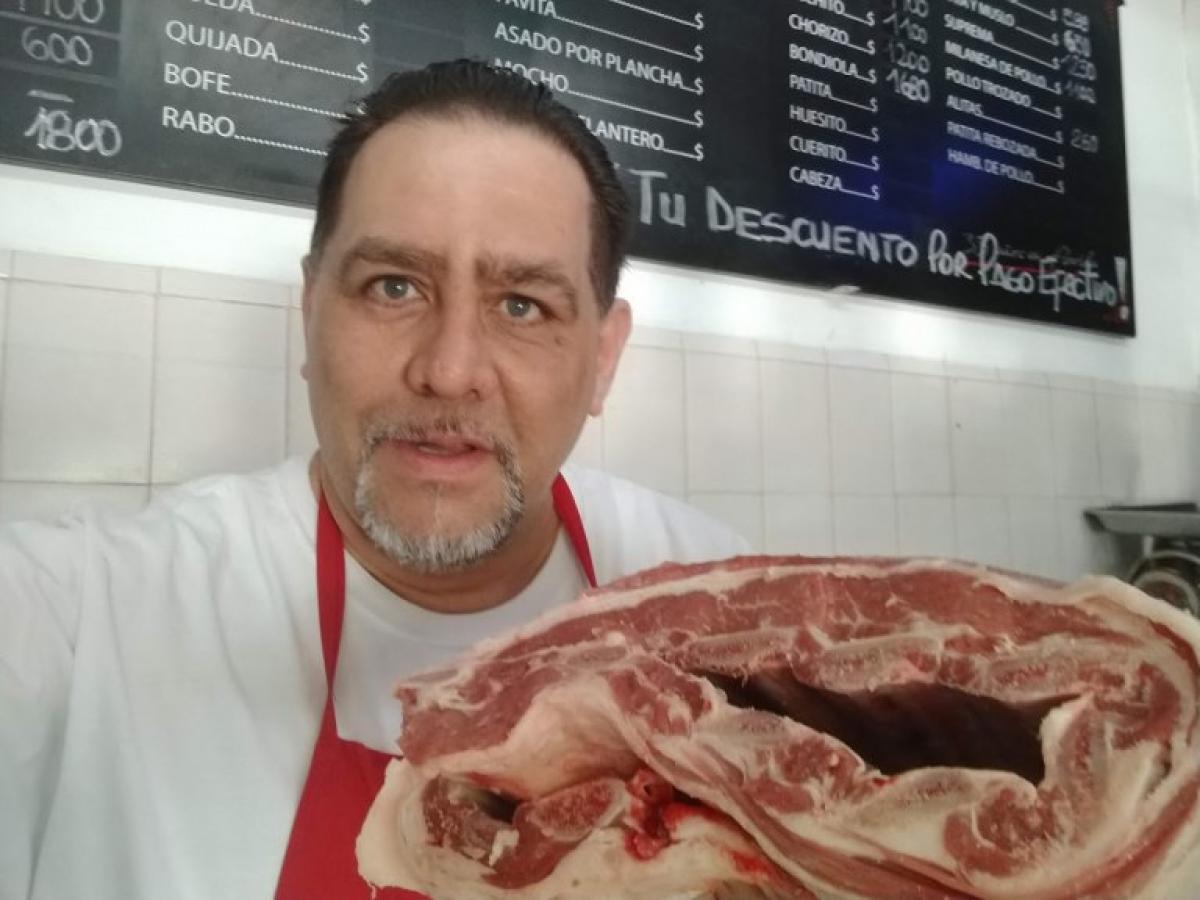 Un carnicero de Vicente López puso los precios en dólares: cuánto