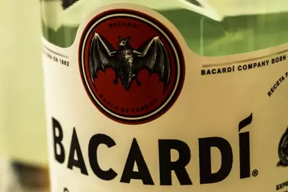 Ucrania golpea a Bacard con la etiqueta de "patrocinador de guerra" por negocios rusos