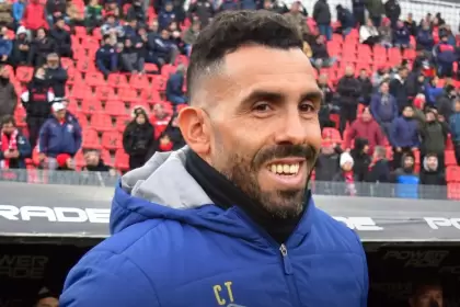 Tevez ya se encuentra en el predio de entrenamiento de Villa Domínico para dirigir desde las 15.30 la primera práctica