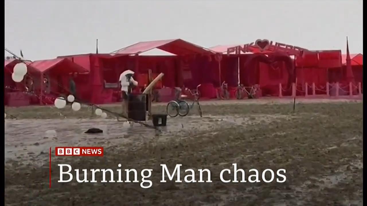Caos en Burning Man: 70.000 personas atrapadas en el desierto tras un mega temporal