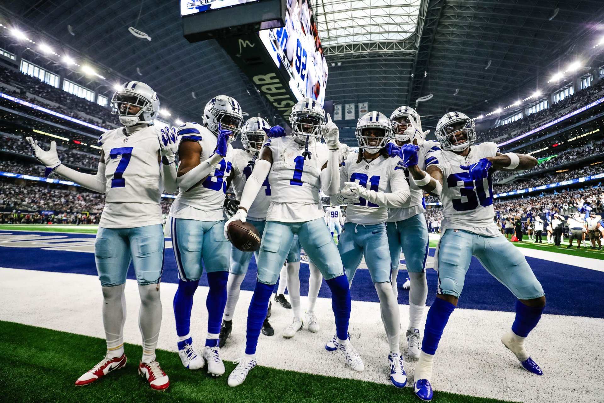 Los equipos más valiosos de la NFL en 2023: Dallas Cowboys se mantiene en  la cima con un récord de 9,000 mdd