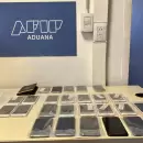 Cay 'El Hombre Celular' en la Aduana! Intentaba ingresar al pas con 26 iPhones ocultos bajo su ropa