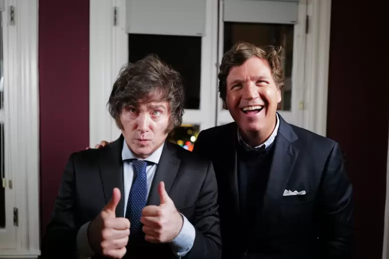 tucker carlson y  milei