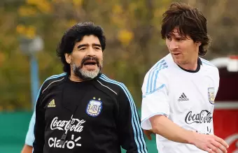 Maradona y Messi, en el mejor equipo de todos los tiempos según la IA