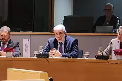Aníbal Fernández expuso en el Consejo de la Unión Europea en Bruselas