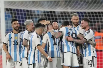 Argentina, con el regreso del capitán Lionel Messi tras su ausencia ante Bolivia, recibirá a Paraguay en el Monumental