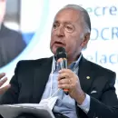 Luis Caputo almuerza con la cpula de la UIA para exponer las nuevas medidas