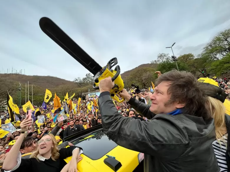 Hubo motosierra, pero con funda y apagada