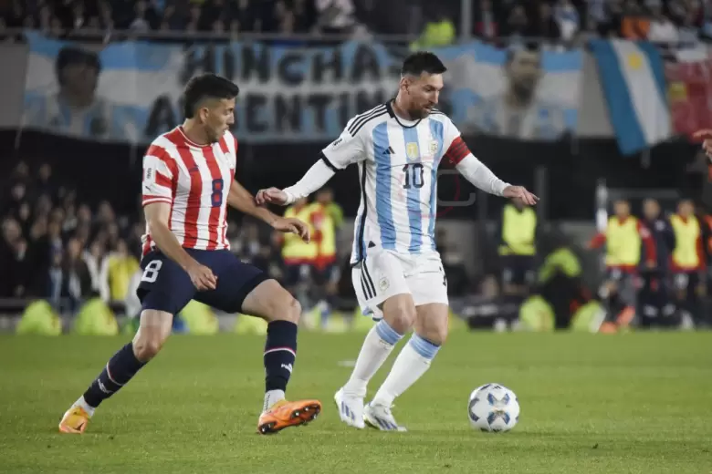 EN VIVO 🔴 ARGENTINA vs URUGUAY  Eliminatorias Sudamericanas ⚽ ¡Juega la  SCALONETA por TyC SPORTS! 