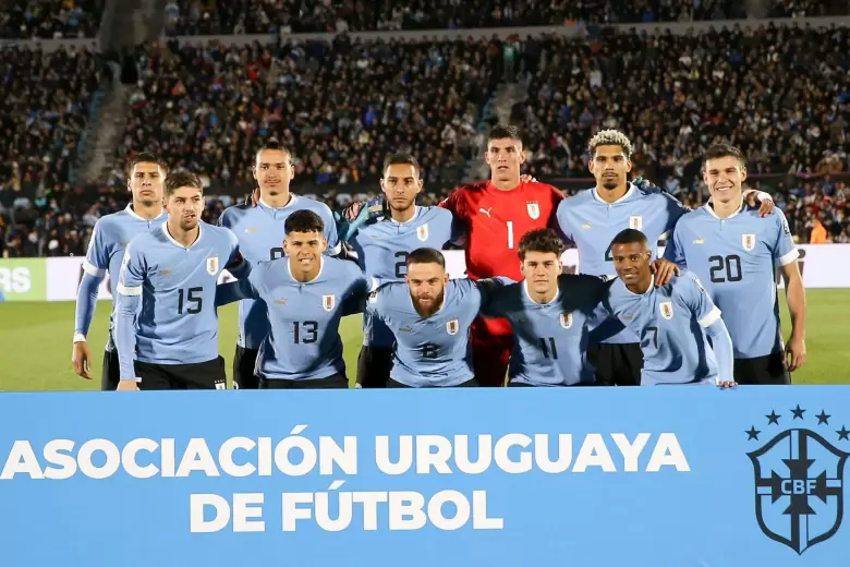 Uruguay le cort una racha a Brasil de ocho aos sin perder un partido por Eliminatorias Sudamericanas. Llevaba 37 sin cadas.