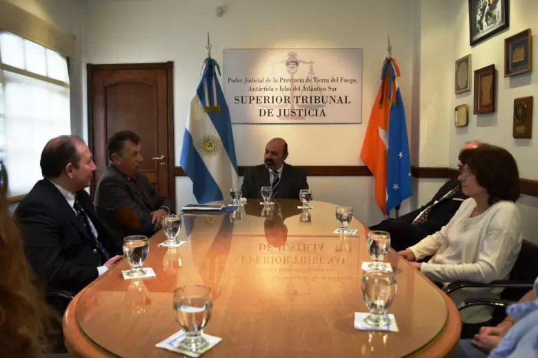 Reunión del Tribunal de Justicia Electoral