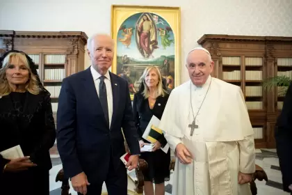 Joe Biden llam al papa Francisco