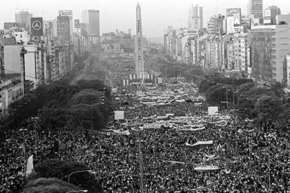 La UCR celebra hoy en las plazas del país los 40 años del triunfo de Raúl Alfonsín y su legado