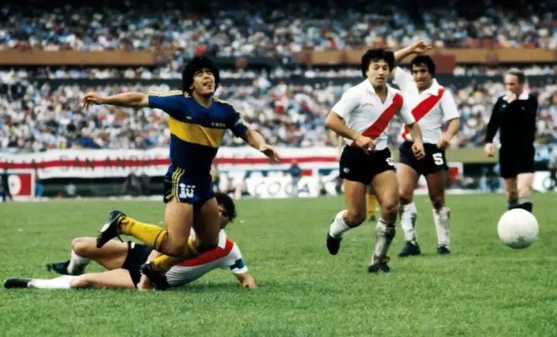 Maradona vs. River