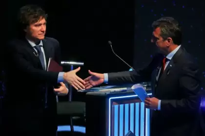 Los candidatos Javier Milei y Sergio Massa participarán de un tercer debate presidencial.