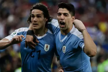 Cavani y Suárez están en la lista preliminar de Uruguay