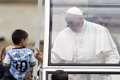 Al Papa Francisco le preguntaron quién era mejor: ¿Messi o Maradona? "Pelé", dijo.
