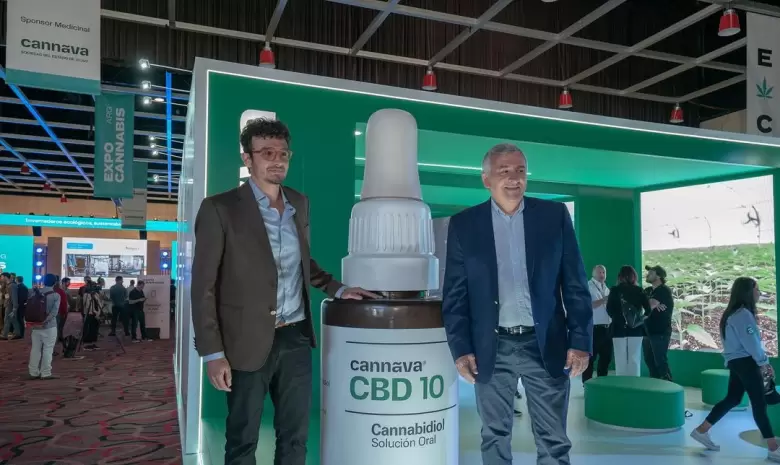 ANMAT autorizó la venta del primer aceite de cannabis producido en Argentina