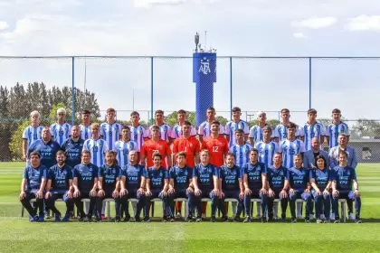 La foto grupal del plantel de la Seleccin Argentina Sub-17 antes de partir rumbo a Indonesia para disputar el Mundial