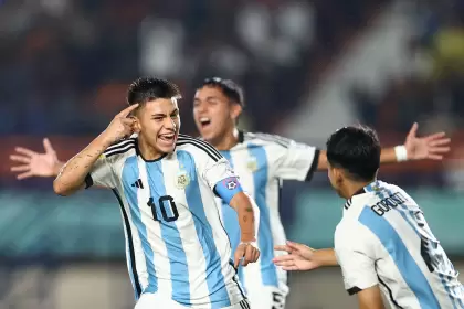 "Diablito" Echeverri anotó un golazo de tiro libre