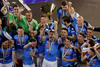 Napoli se consagró campeón de la Serie A después de 33 años