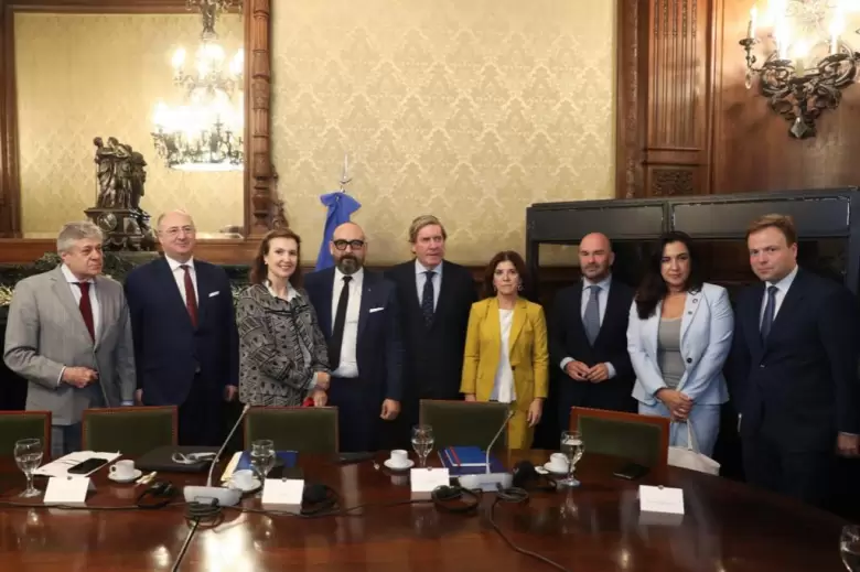 La canciller Diana Mondino mantuvo un encuentro con la Delegación del Parlamento Europeo para las Relaciones con el MERCOSUR (DMER)