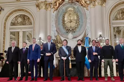 Javier Milei con todos los jefes de Estado y Gobierno que participaron de la asunción.