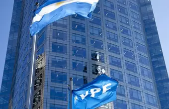 El fondo quiere a su nombre todas las acciones que el Estado argentino tiene en YPF.