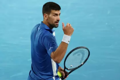 Djokovic se enoj con un hincha que le grit algo que no le gust