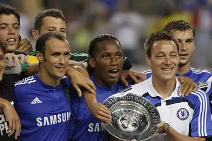 Franco Di Santo (el primero de arriba a la izquierda) jugó con estrellas como Didier Drogba y John Terry en el Chelsea