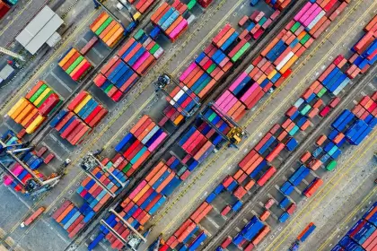 Colapso en los puertos chinos: la tregua comercial desató una carrera por exportar a EE.UU.