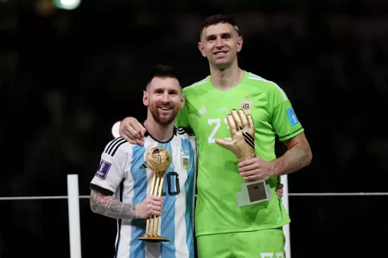 Lionel Messi y Emiliano "Dibu" Martnez