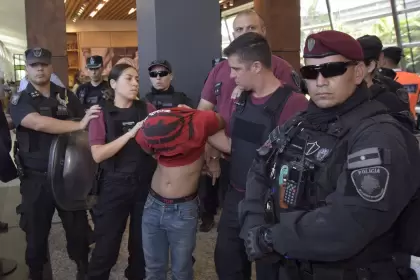 El Gobierno de la Ciudad deportó a Chile a un delincuente detenido hace un mes por robar celulares