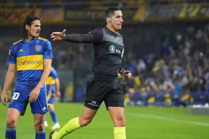 Yael Falcón Pérez, el más joven de los tres árbitros argentinos elegidos por la FIFA para el Mundial 2026