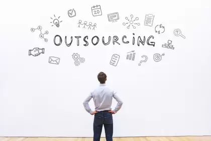 Outsourcing: ¿qué es y por qué es importante en la era digital?