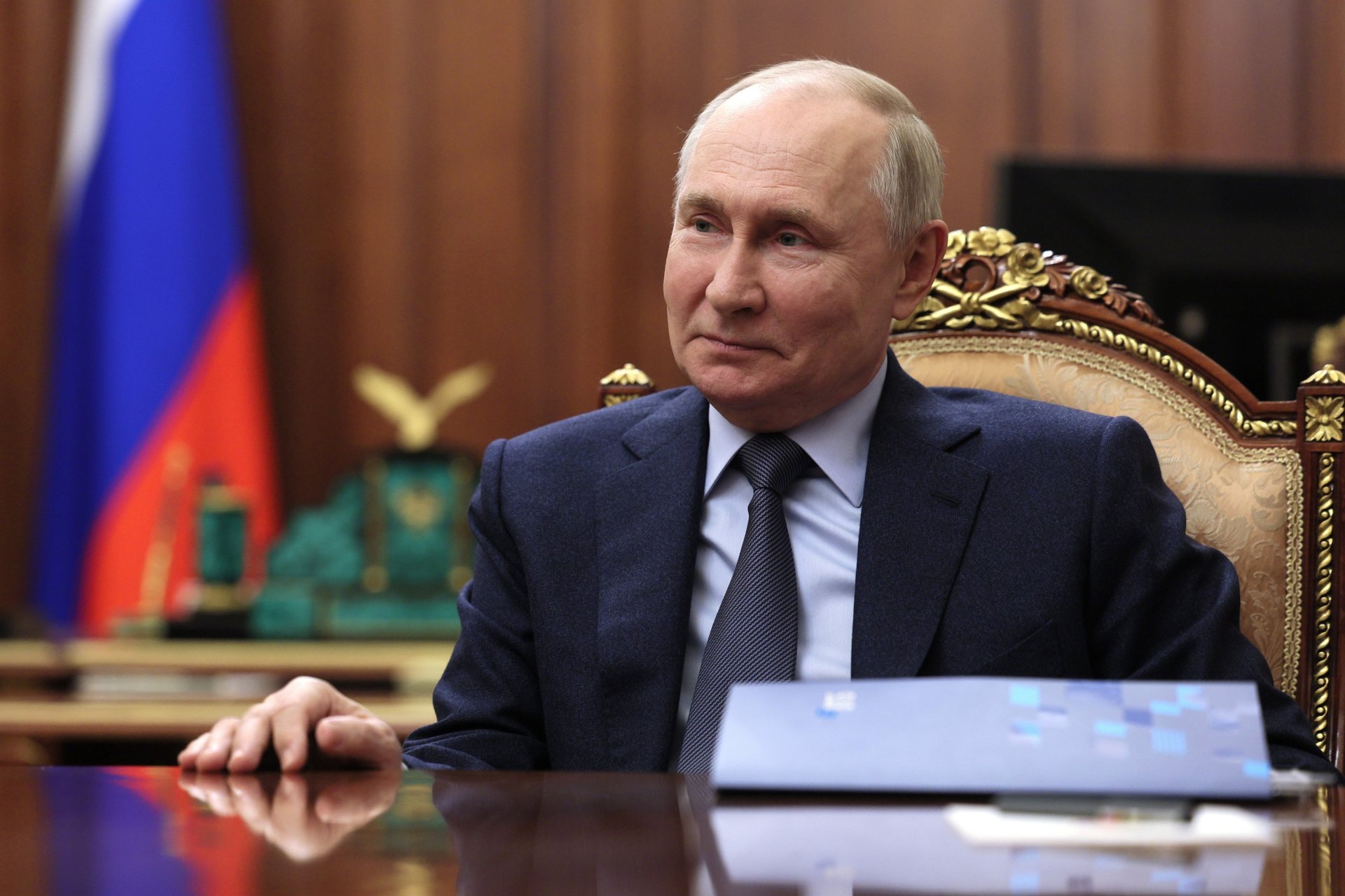 El "autoritario" Putin insta a Ucrania a celebrar elecciones