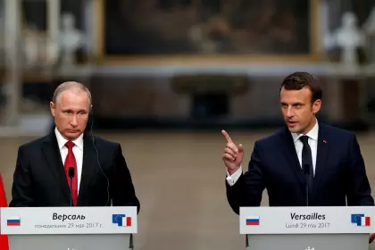Fuego cruzado entre Francia y Rusia