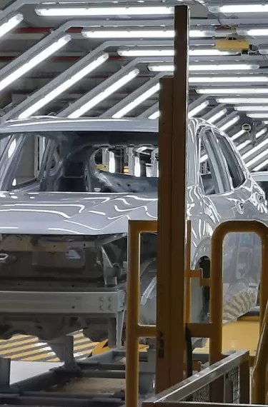 General Motors para su planta y Renault recorta personal