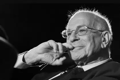 Con Daniel Kahneman (1934 -2024) abandona el gran escenario una de las grandes figuras de las ciencias sociales contemporneas.