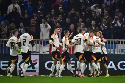 La nueva camiseta de la Seleccin de Alemania tuvo su debut en un amistoso contra Francia el mes pasado
