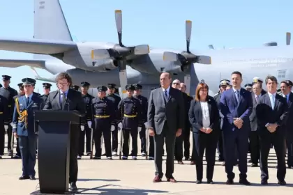 El presidente Javier Milei encabez el acto de entrega del avin Hrcules C130.