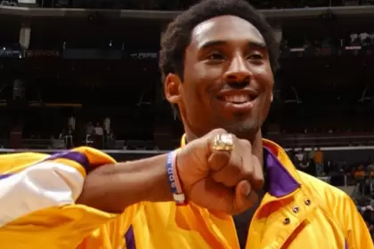 El anillo de campen que Kobe Bryant logr en el ao 2000 fue subastado por casi US$ 1 milln