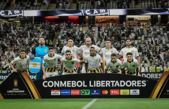 Rosario Central comenz la Libertadores con un triunfo 1-0 ante Pearol y cay con Atltico Mineiro por 2-1.