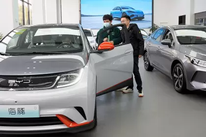 China lanza un "Plan Canje" para incentivar la venta de autos elctricos