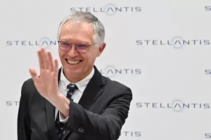 Renunció el CEO del Grupo automotor más importante del mundo