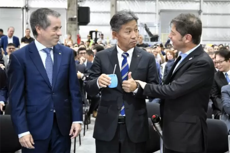 En febrero pasado, Masahiro Inoue comparti un acto en Argentina y recibi un mate de manos del gobernador de Buenos Aires, Axel Kicillof.